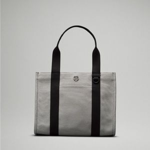 🆕 Large Lululemon Two-Tone Canvas Tote 10L
